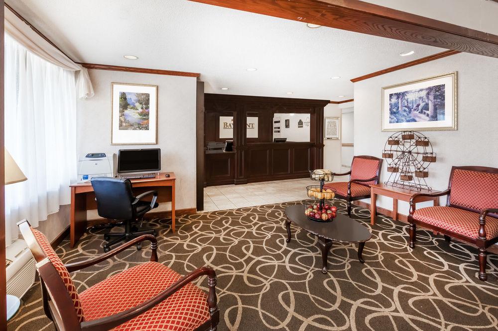 Baymont By Wyndham Grand Rapids Airport Ξενοδοχείο Cascade Εξωτερικό φωτογραφία