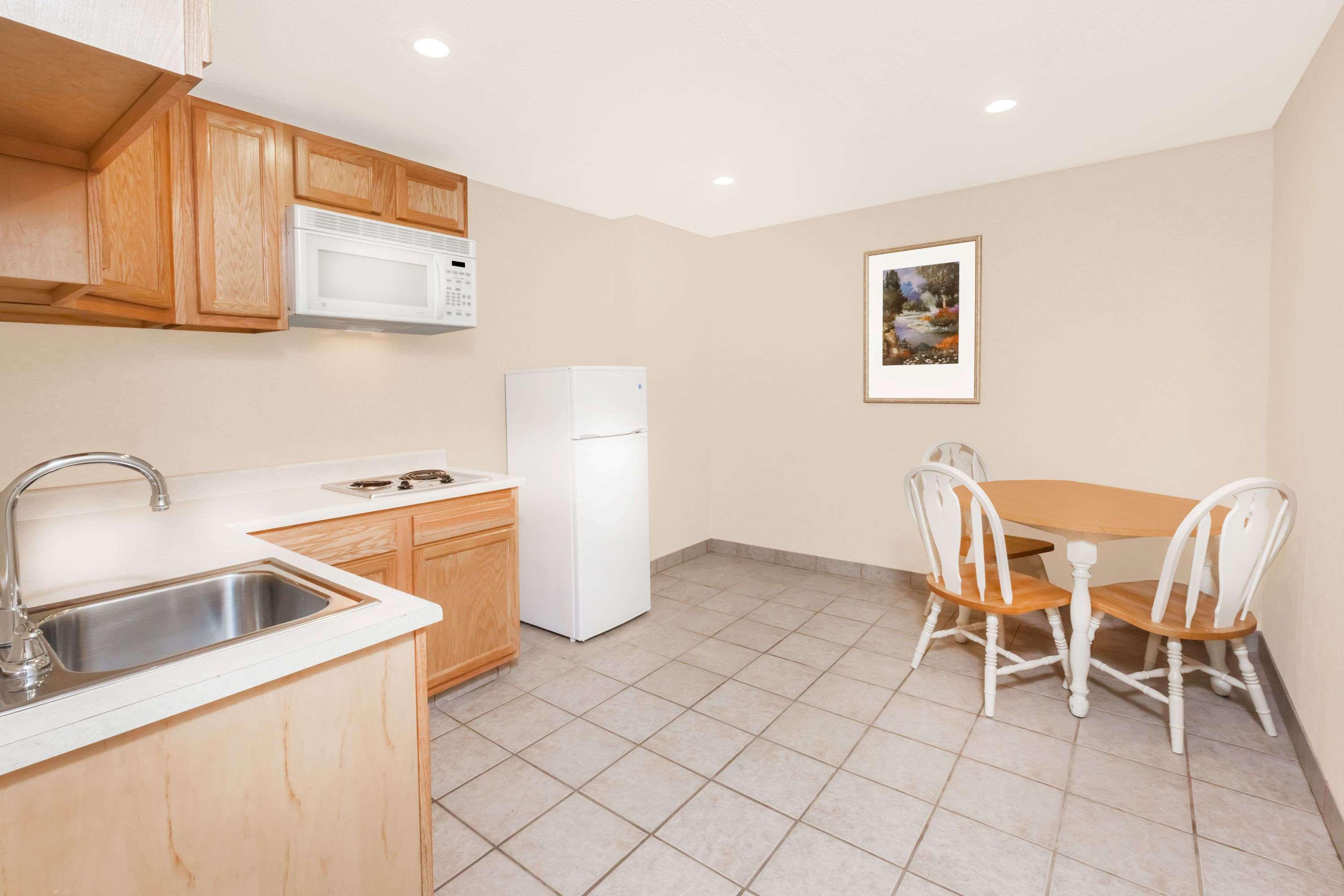 Baymont By Wyndham Grand Rapids Airport Ξενοδοχείο Cascade Εξωτερικό φωτογραφία